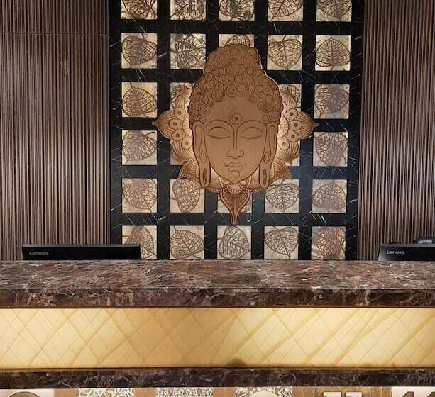 فندق The Pinnacle Inn Sarnath