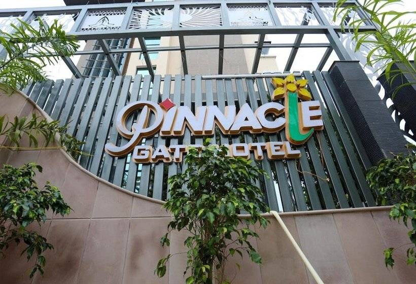 فندق The Pinnacle Inn Sarnath