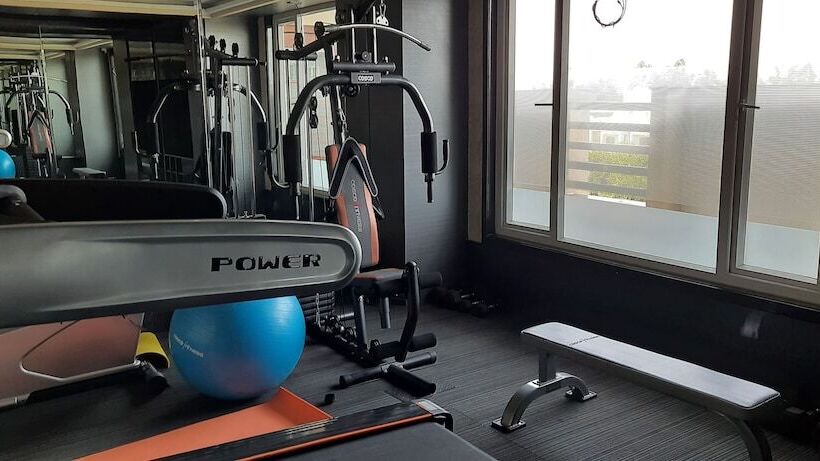 فندق The Pinnacle Inn Sarnath