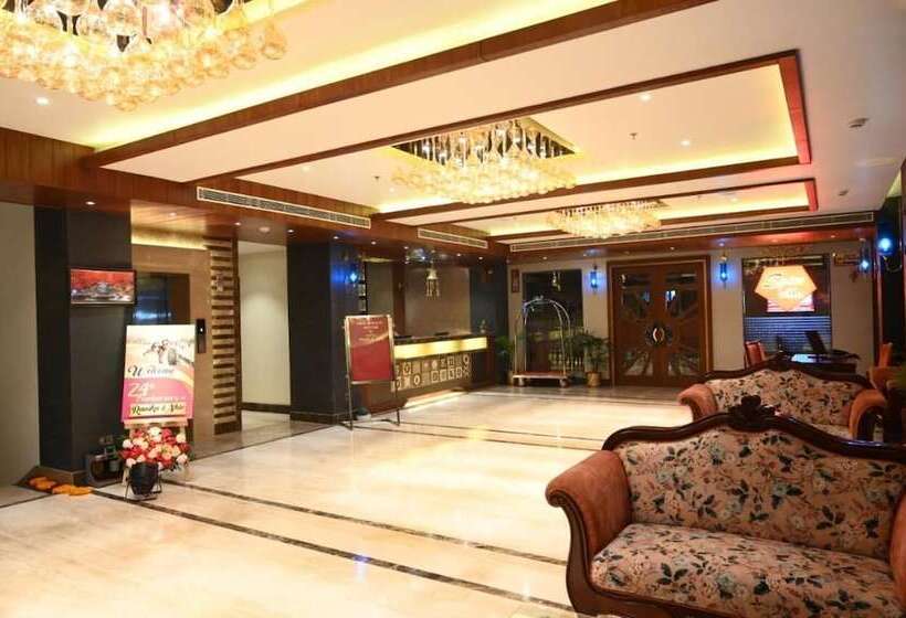 فندق The Pinnacle Inn Sarnath