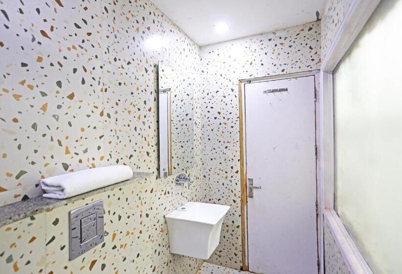 فندق Preet Palace 5 Mints Walk From Nizamuddin Railway Station