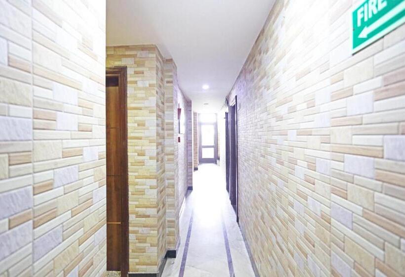 فندق Preet Palace 5 Mints Walk From Nizamuddin Railway Station