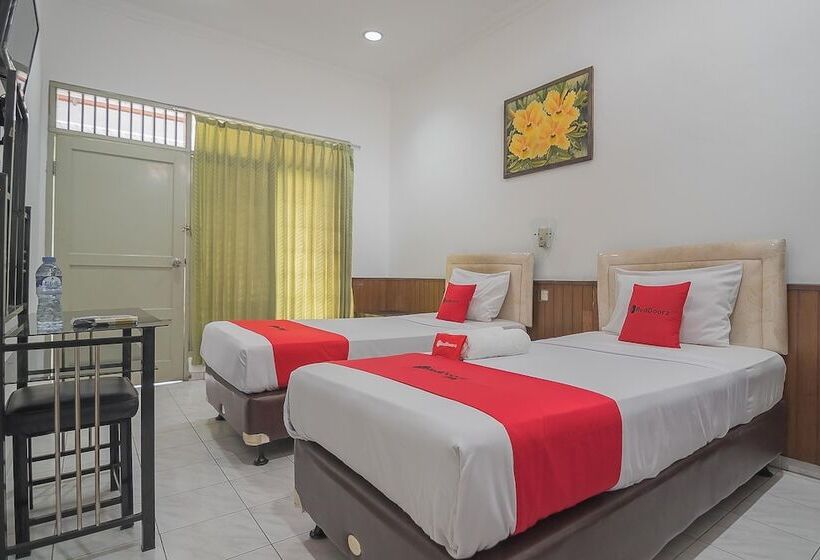 호텔 Reddoorz @ Jalan R.e. Martadinata Sukabumi