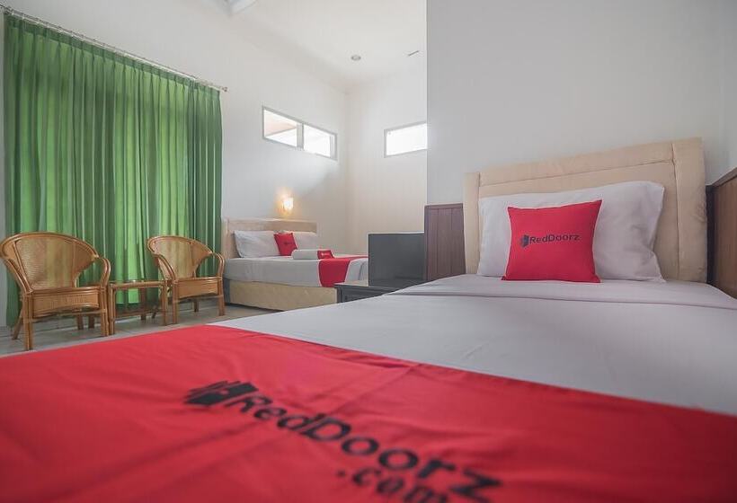 호텔 Reddoorz @ Jalan R.e. Martadinata Sukabumi