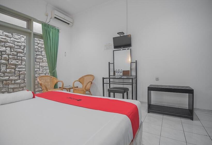 호텔 Reddoorz @ Jalan R.e. Martadinata Sukabumi