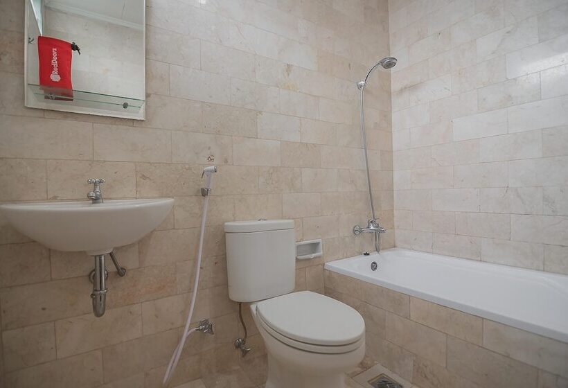 호텔 Reddoorz @ Jalan R.e. Martadinata Sukabumi