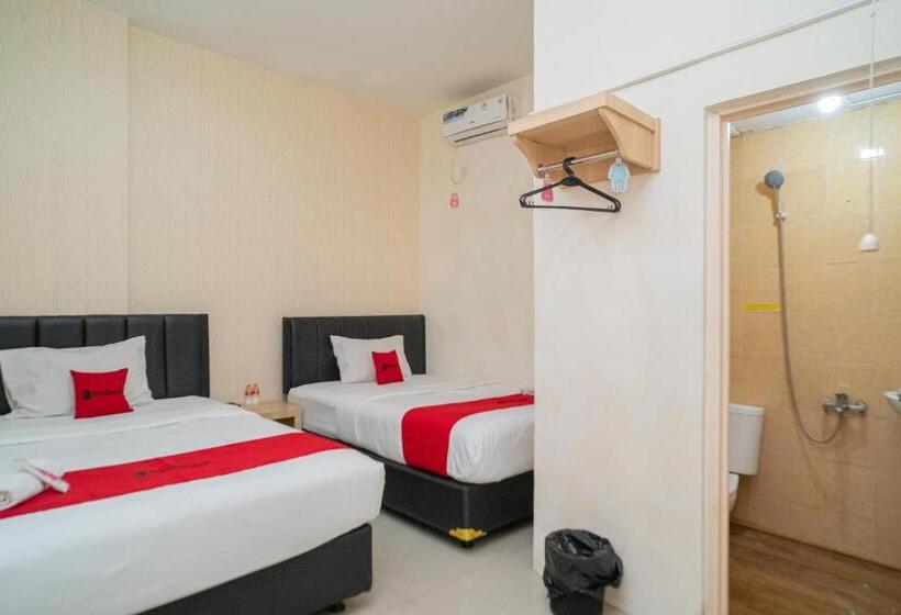 هتل Reddoorz Near Flyover Arjosari Malang