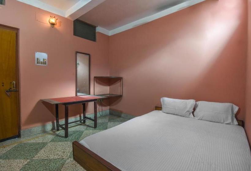 Spot On Hotel Anand Lodge