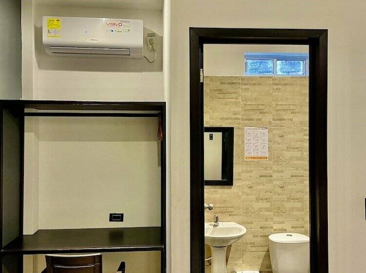 בית מלון כפרי Zugi Inn