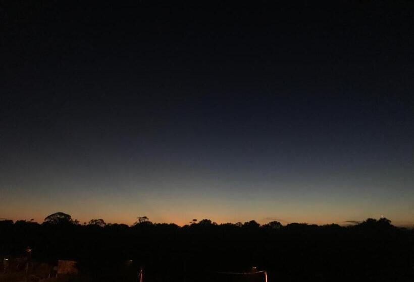 בית מלון כפרי Zugi Inn