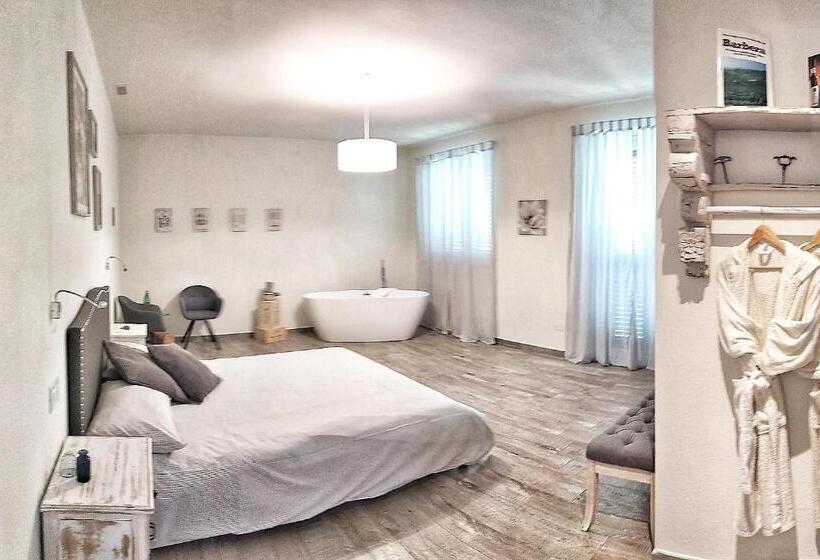 ペンション Al Tirabusòn Country House