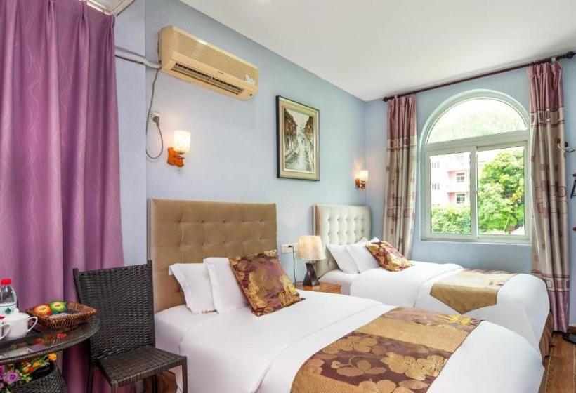 هتل Bright Moon Inn