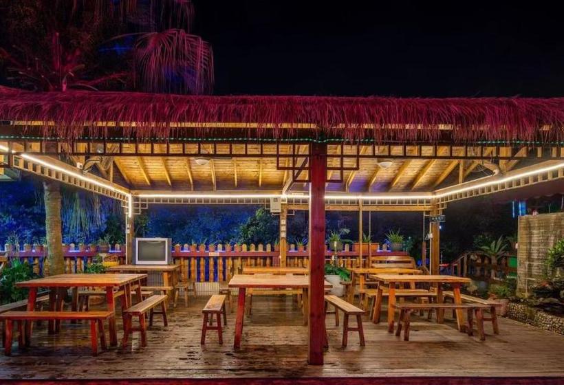 هتل Bright Moon Inn