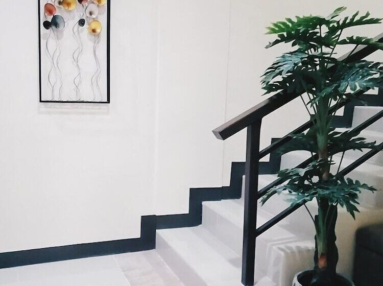 هتل Downtown Suites