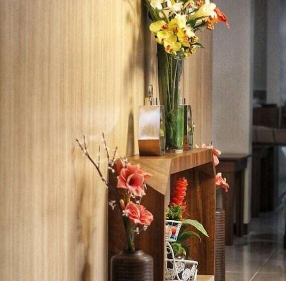 هتل Downtown Suites