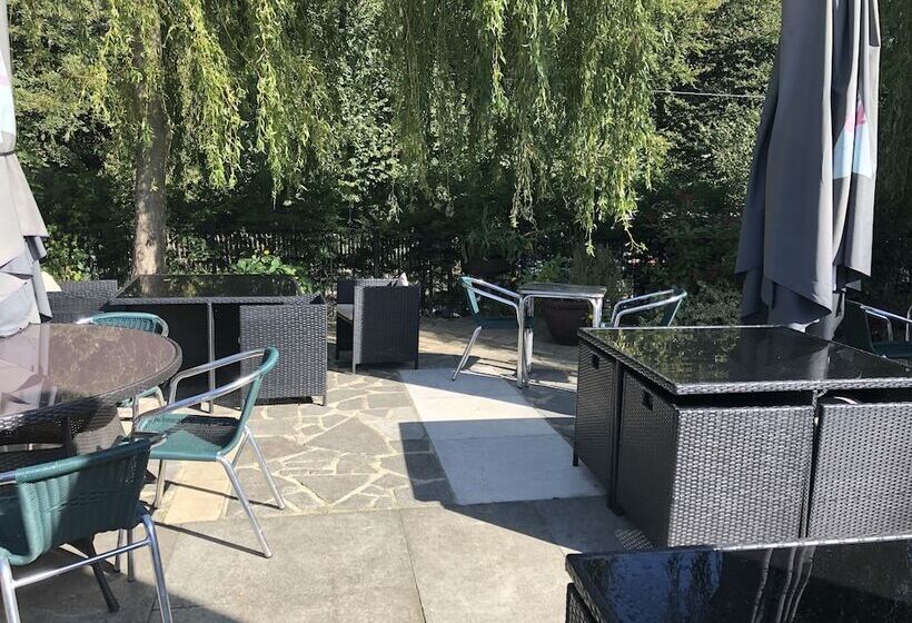 Отель Michelangelos   Rooms, Restaurant & Bar