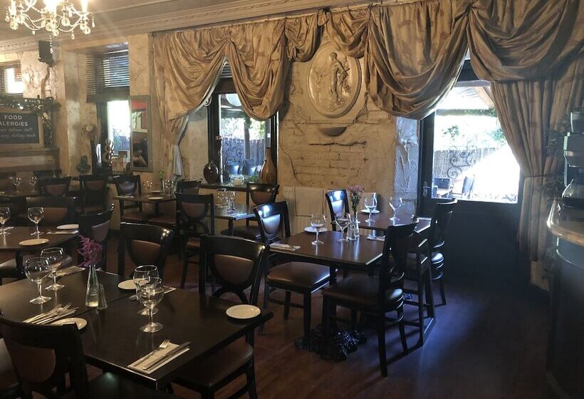 Отель Michelangelos   Rooms, Restaurant & Bar