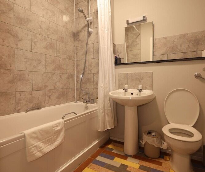 Отель Michelangelos   Rooms, Restaurant & Bar