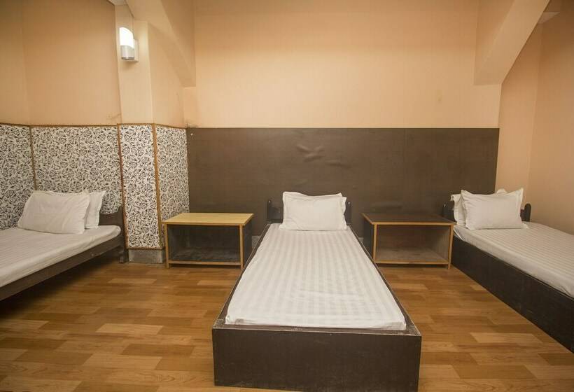 酒店 Spot On 61318 Plato Homestay