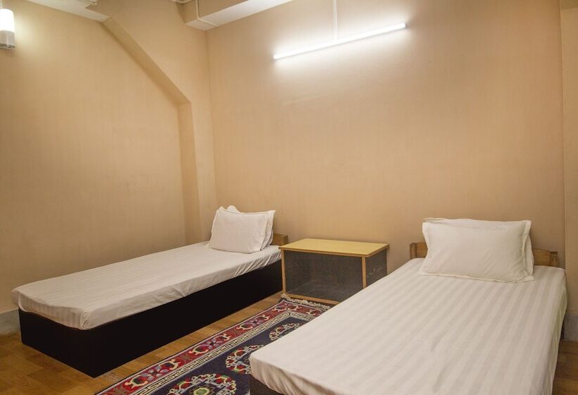 酒店 Spot On 61318 Plato Homestay