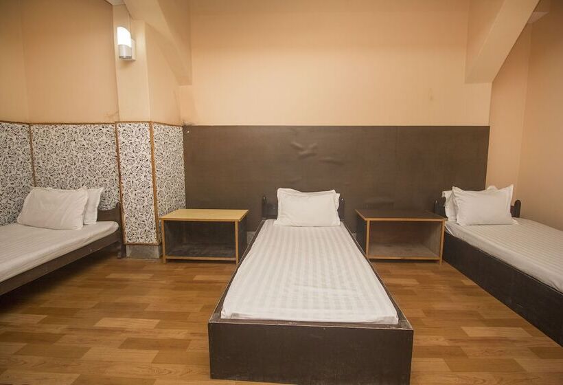 酒店 Spot On 61318 Plato Homestay