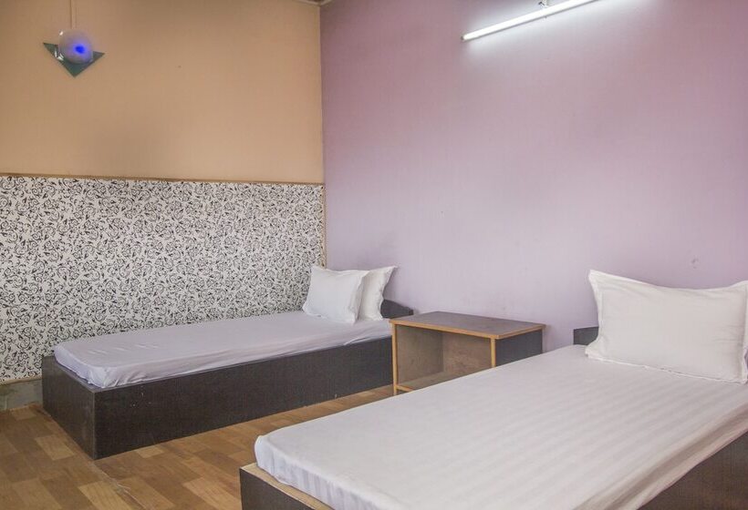 酒店 Spot On 61318 Plato Homestay