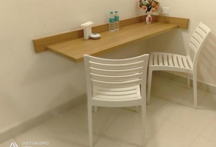 호텔 The Nest Compact Inn