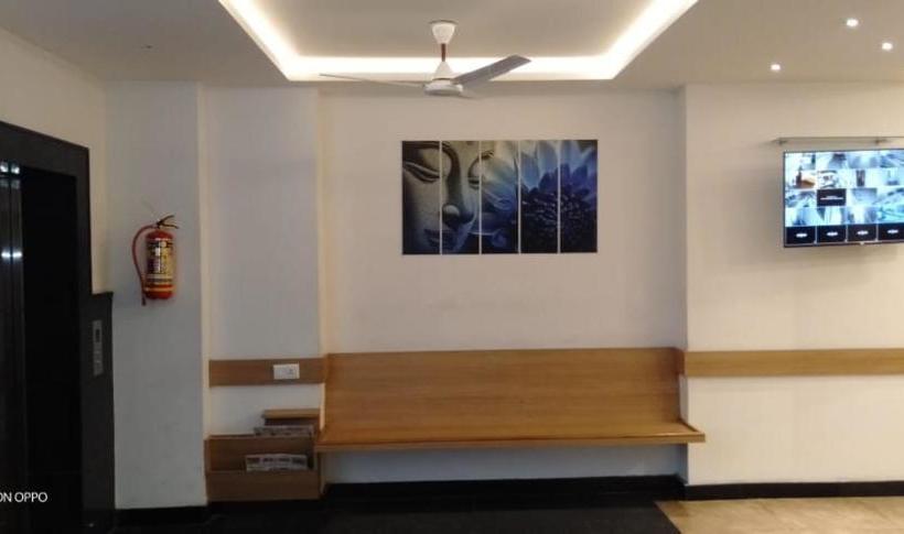 호텔 The Nest Compact Inn