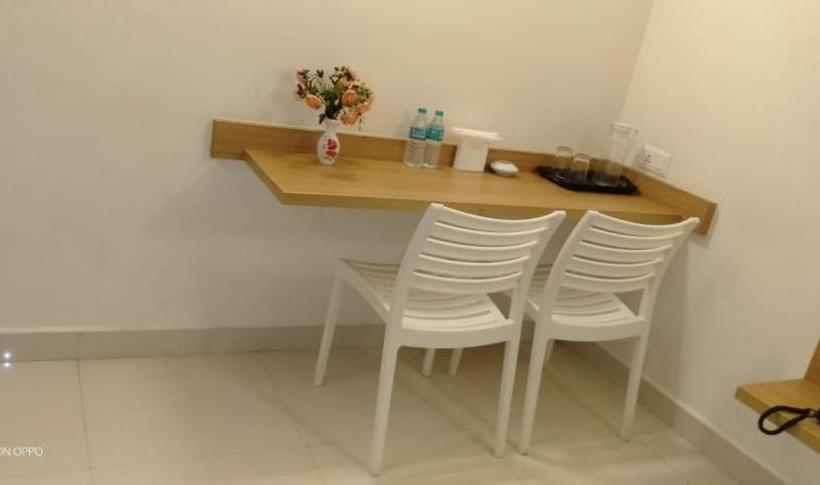 호텔 The Nest Compact Inn