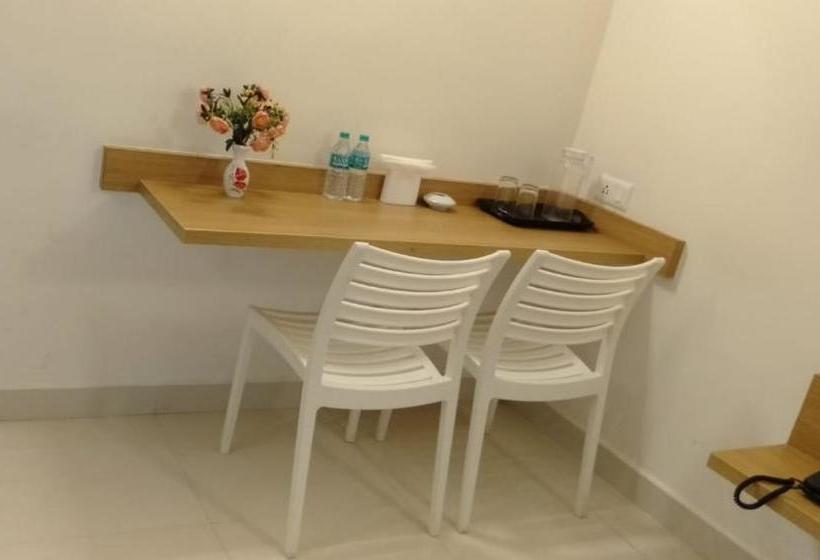 호텔 The Nest Compact Inn