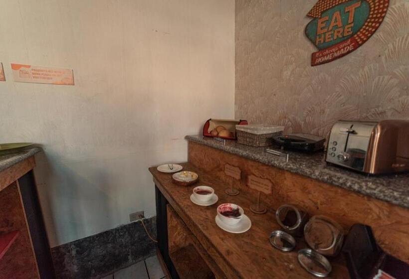 تختخواب و صبحانه Villa Bonita Hostel