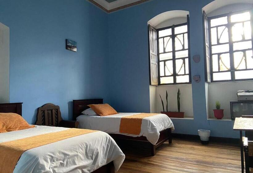 تختخواب و صبحانه Villa Bonita Hostel