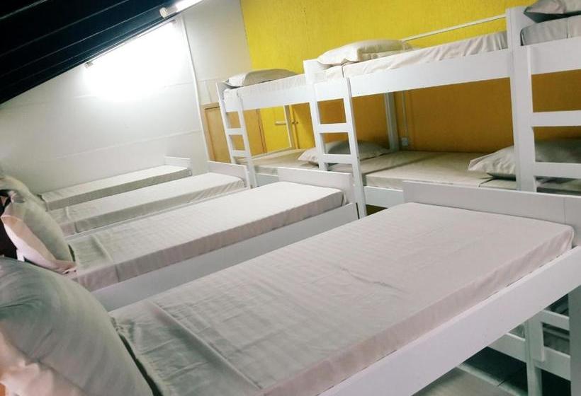 Bed and Breakfast Your Hostel