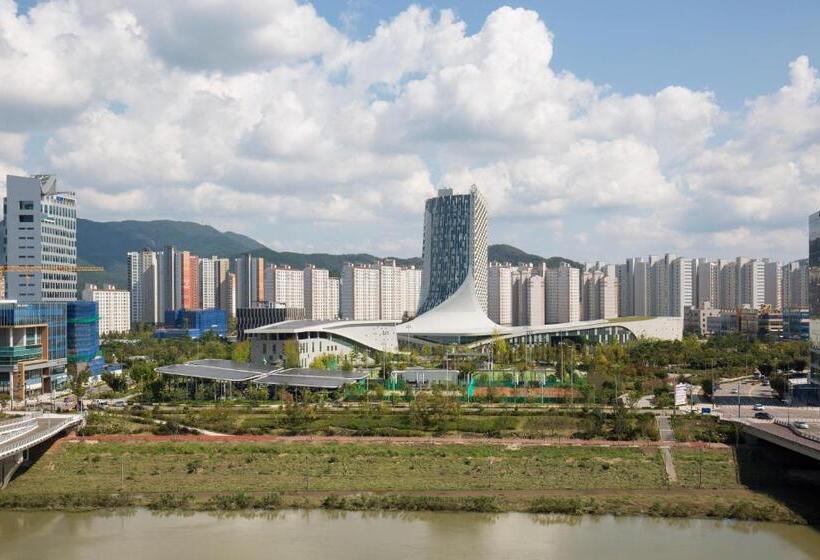 Brown Dot Hotel Jinju