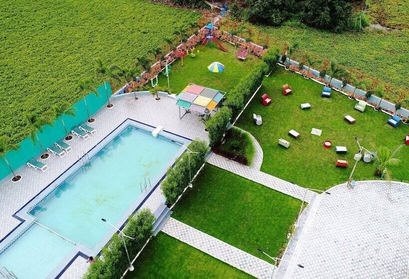 Carina Retreat Resort