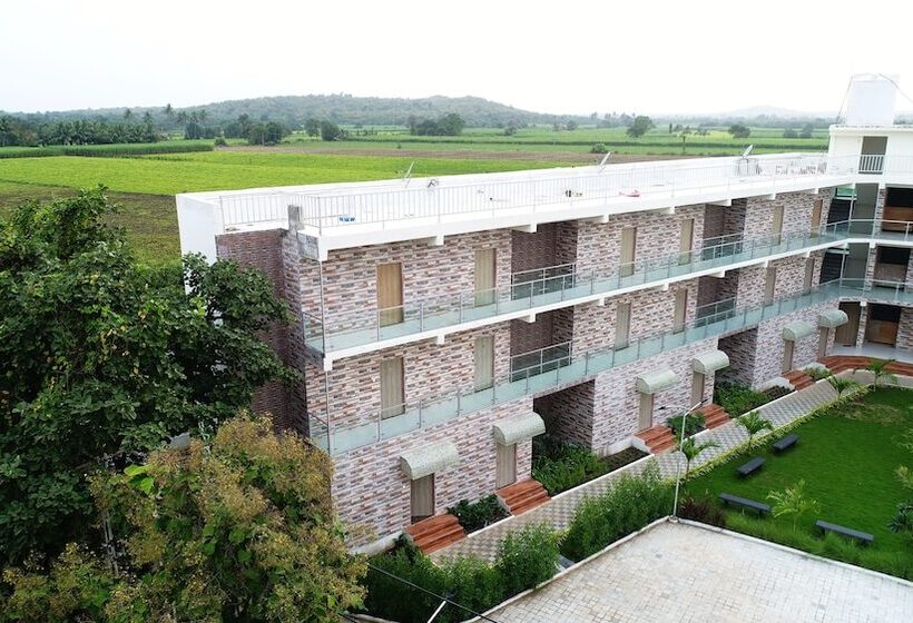 Carina Retreat Resort