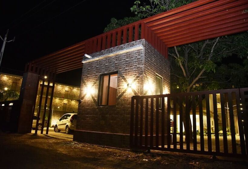 Carina Retreat Resort