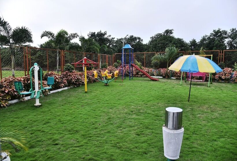 Carina Retreat Resort