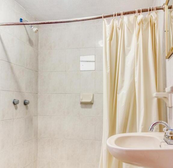 Capital O Hotel La Siesta, Gomez Palacio