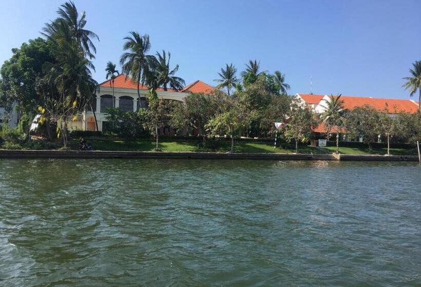 هتل Cherry Garden Homestay