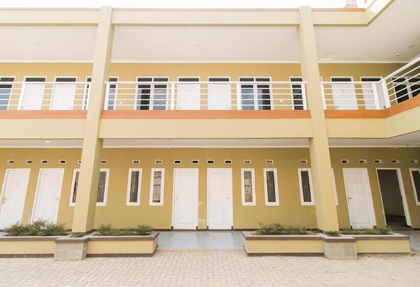 酒店 Oyo 1078 Fakhira Residence