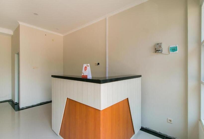 酒店 Oyo 1078 Fakhira Residence