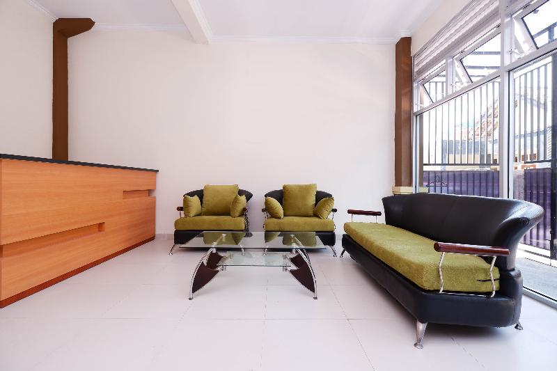 酒店 Oyo 1506 Shabrina 2 Syariah