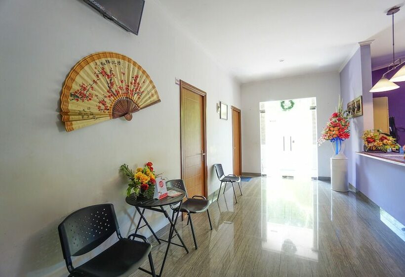 בית מלון כפרי Oyo 1573 Mahera Residence