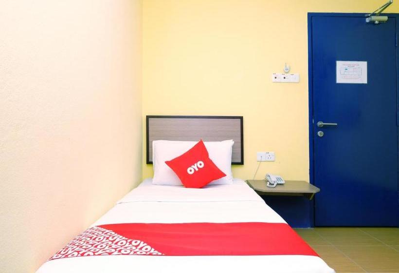 فندق Oyo 89352 Golden Terminal Lodge