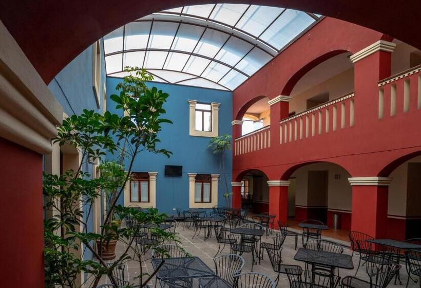 ホテル Real De Naturales