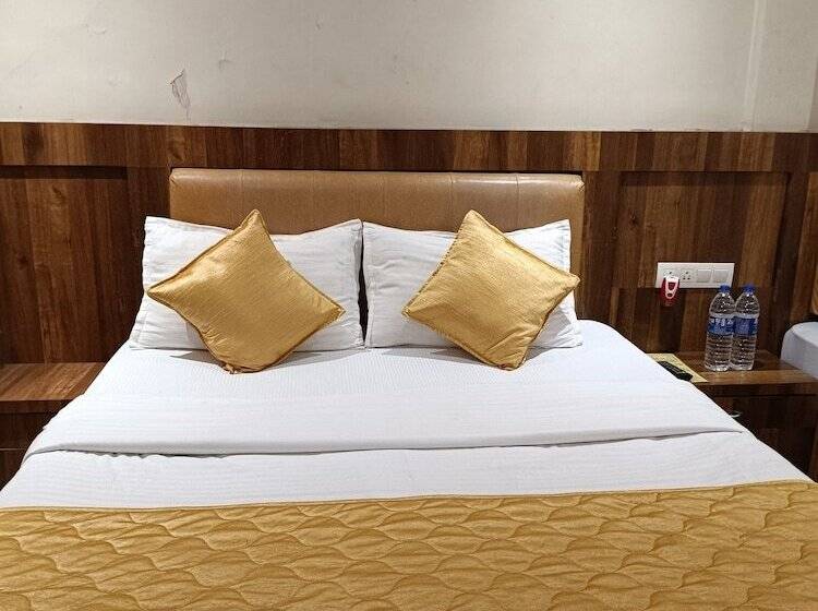 호텔 Rishi International