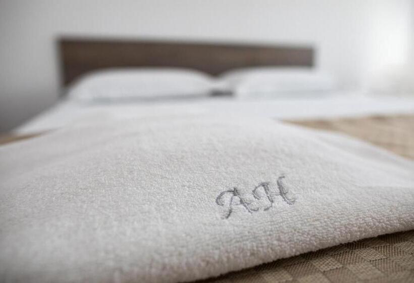 پانسیون Airport House