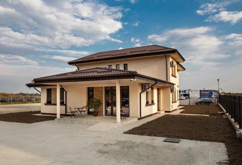 پانسیون Airport House