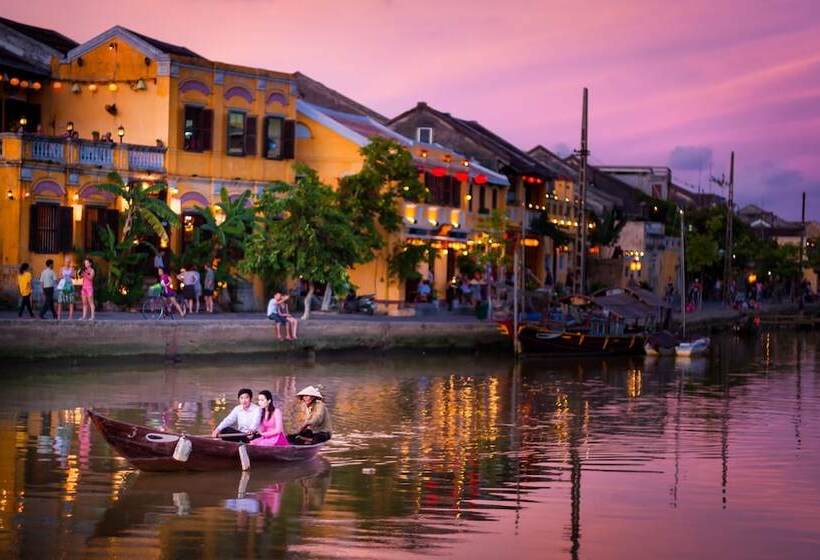 تختخواب و صبحانه Serenity Villa Hoi An